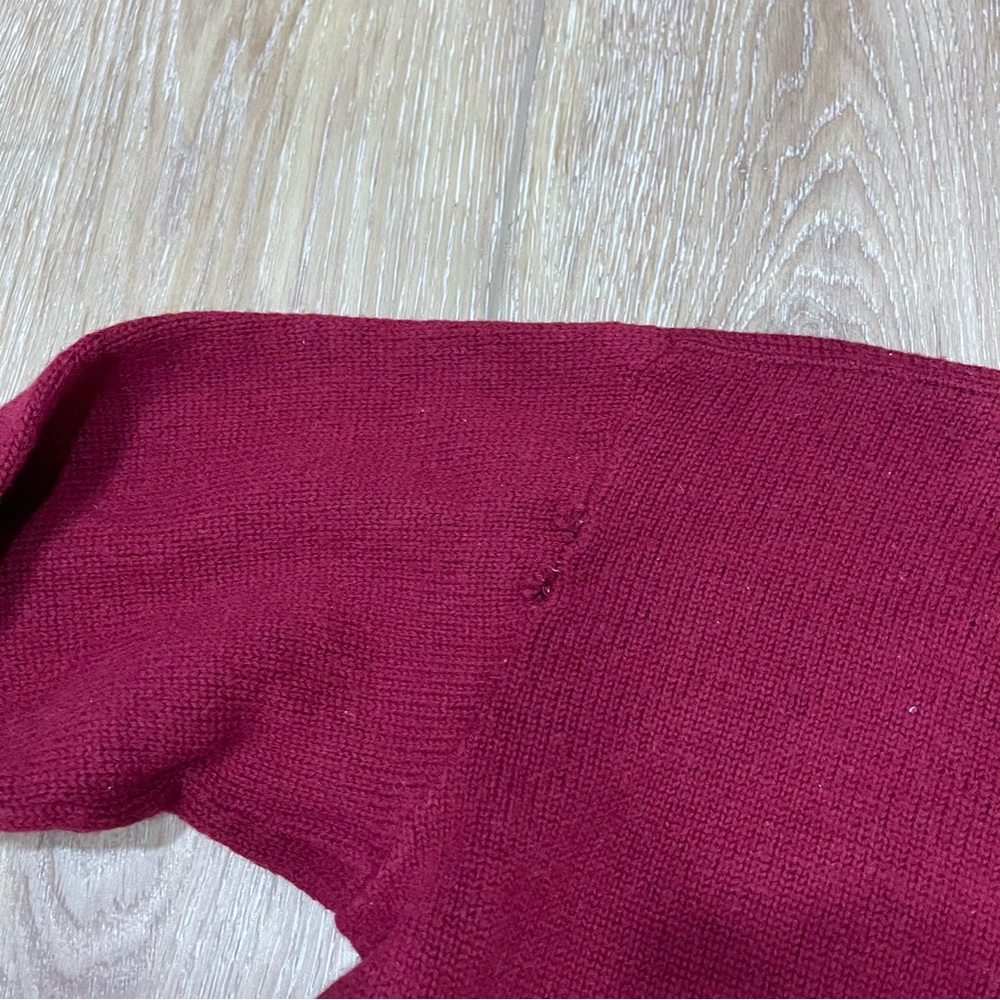 Red Knit - Picture 8 of 8